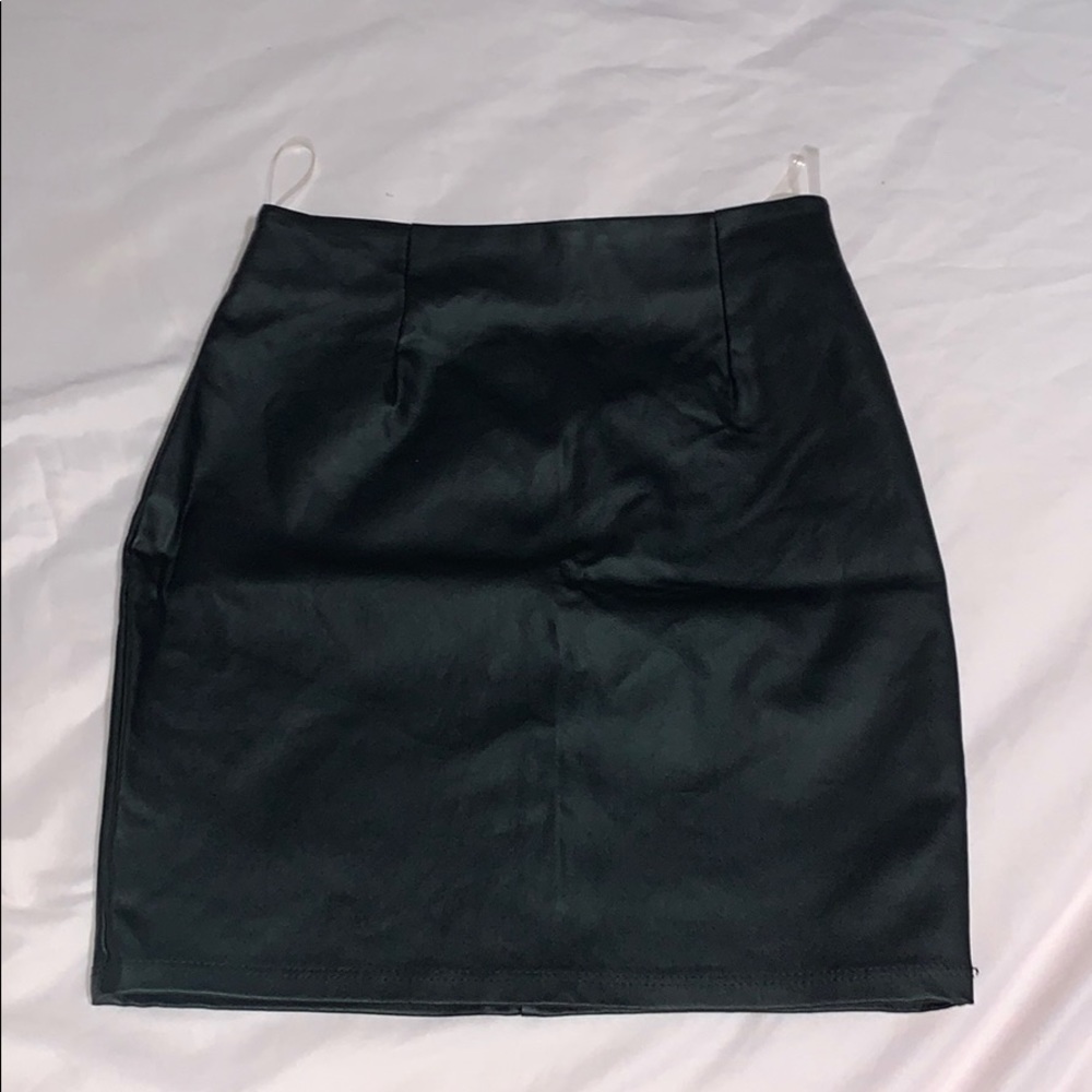 Black bodycon skirt